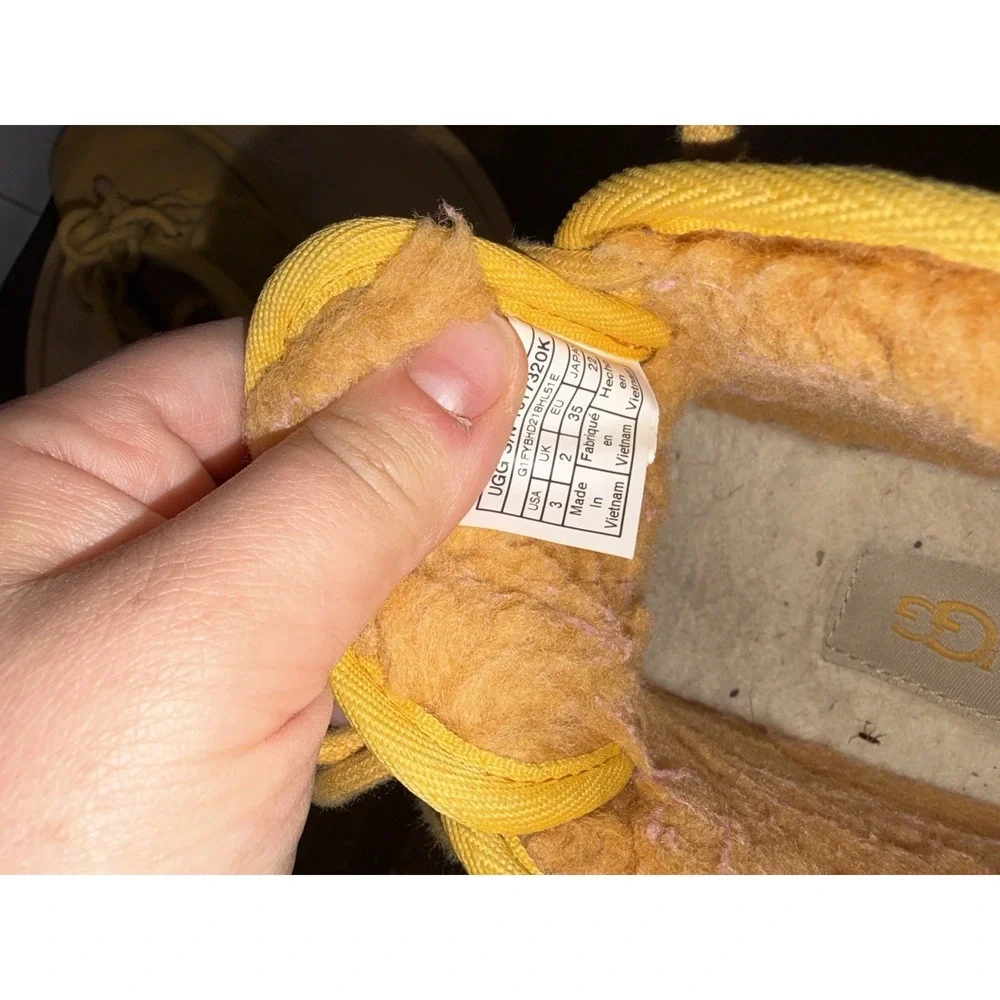 UGG Kids' Neumel II‎ chukka boots in a bright yellow color Size Youth 3